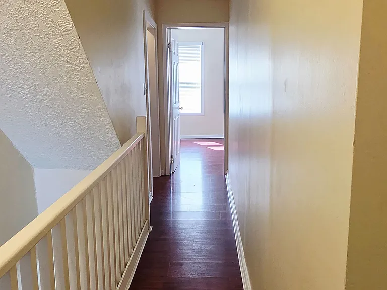 200 W Hellems Ave — Photo 5