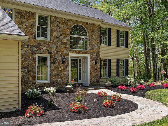 5th image of 112 Preakness Ct