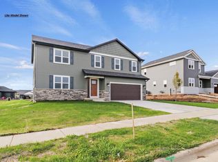 208 Michelle Ln, Cottage Grove, WI 53527