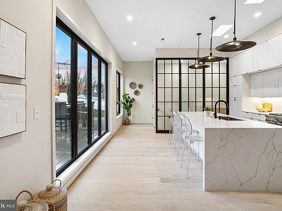 3rd image of 1471 Florida Ave NW #10