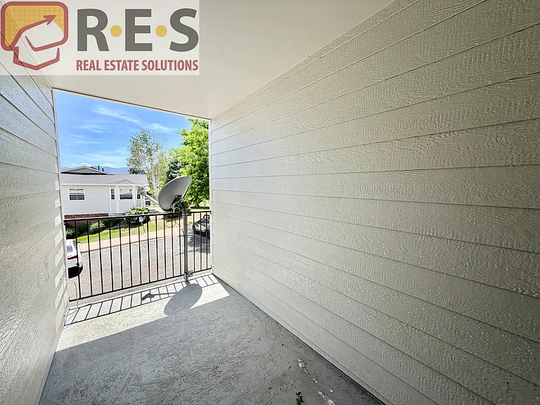 1631 S Deframe St #B8 — Photo 3