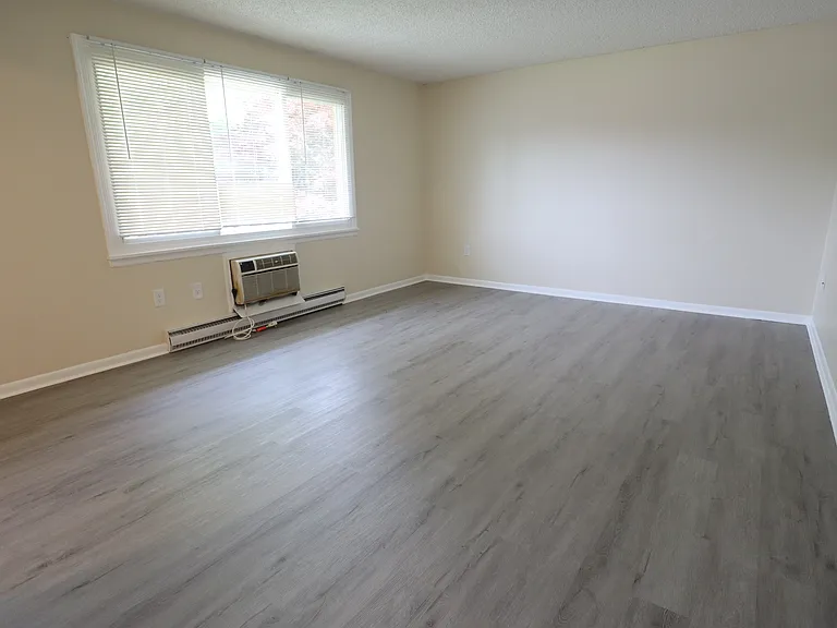 275 Owens Rd #8 — Photo 3