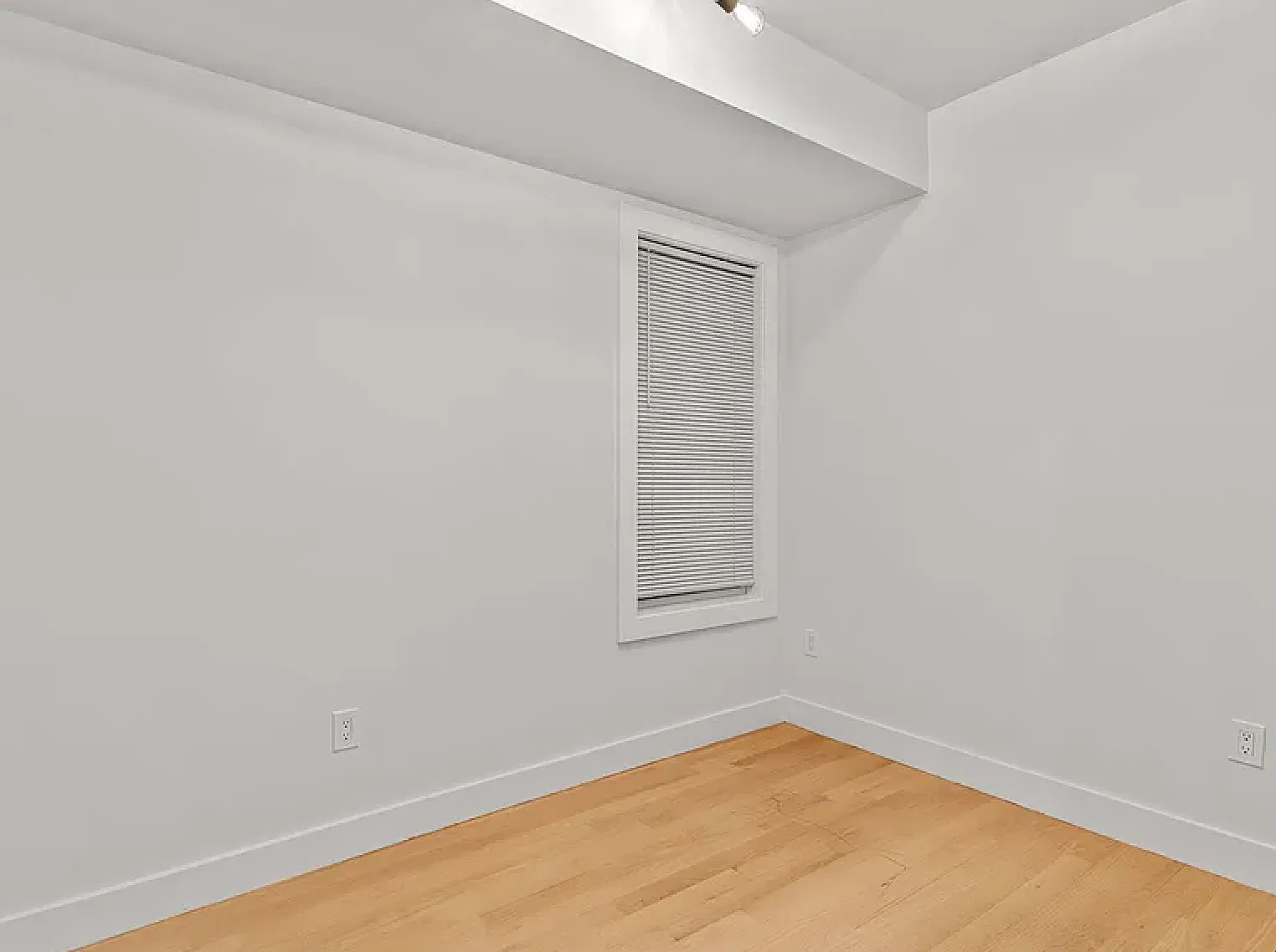 2 bed, 756 sqft, $2,900 — Photo 2