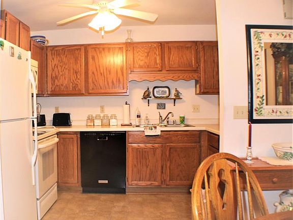 3rd image of 721 Worthington Ct Unit B