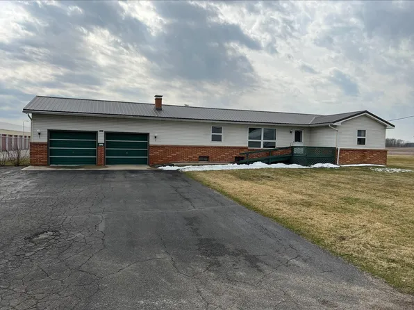 8127 E McClintic Rd, Syracuse, IN 46567