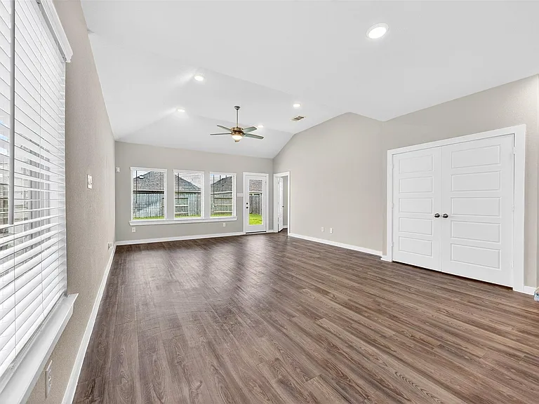 21619 Coral Mist Dr — Photo 8