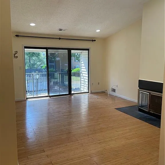 53 Taylor Dr — Photo 4