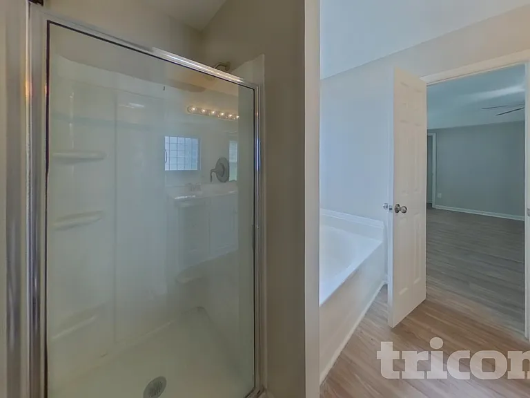 7715 Hidden Creek Dr — Photo 8