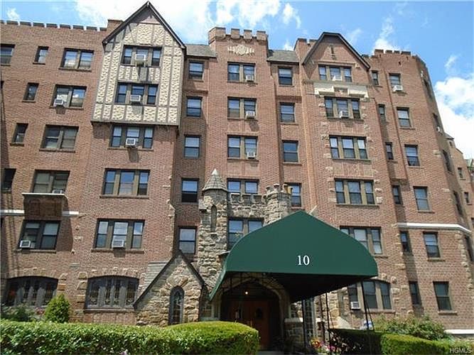 1st image of 10 Nosband Ave APT 2C
