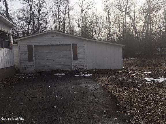 2nd image of 589 E Dubois