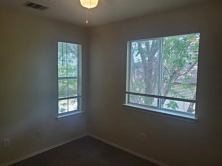 14001 Cambourne Dr — Photo 32