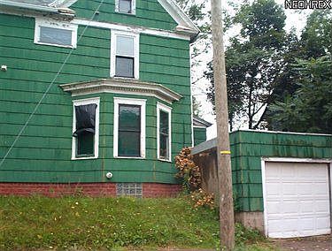 2nd image of 919 Harriet Ave NW