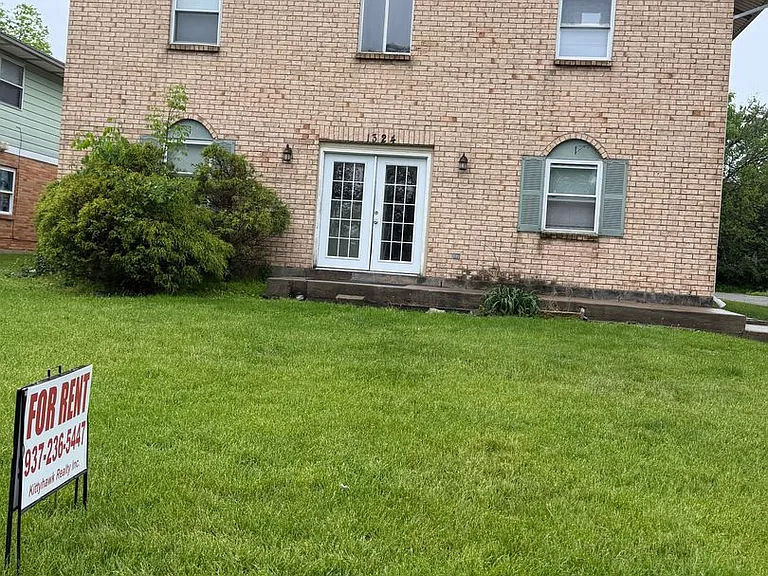 1324 Cherry Hill Dr — Photo 1