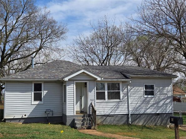 302 S Cantwell Ln, Desloge, MO 63601