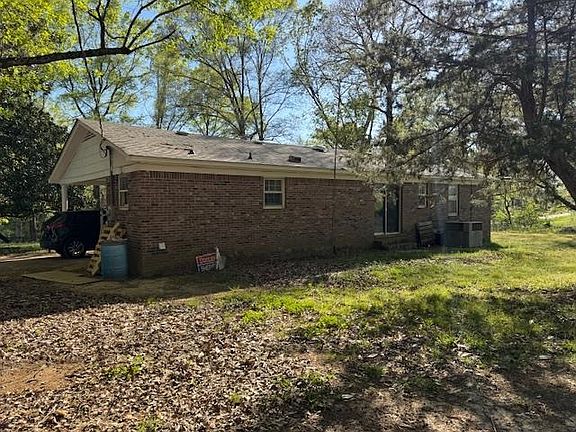 3rd image of 785 Lake Hardeman Rd