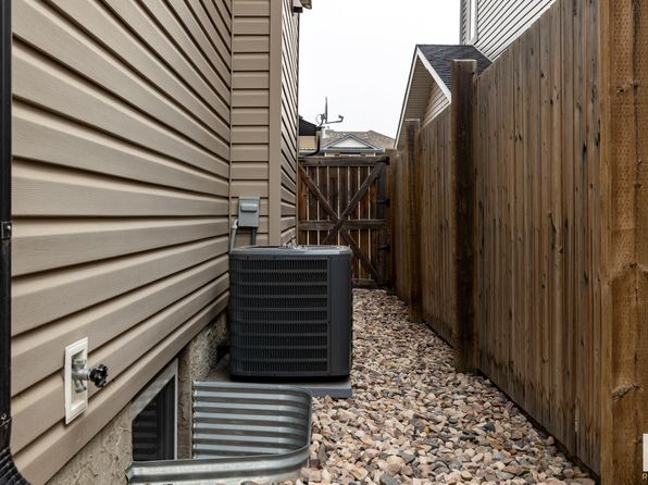 24 Carlyle Cres, Strathcona County, AB T8H 2T6