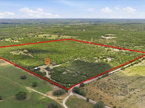 731 County Road 325, George West, TX 78022