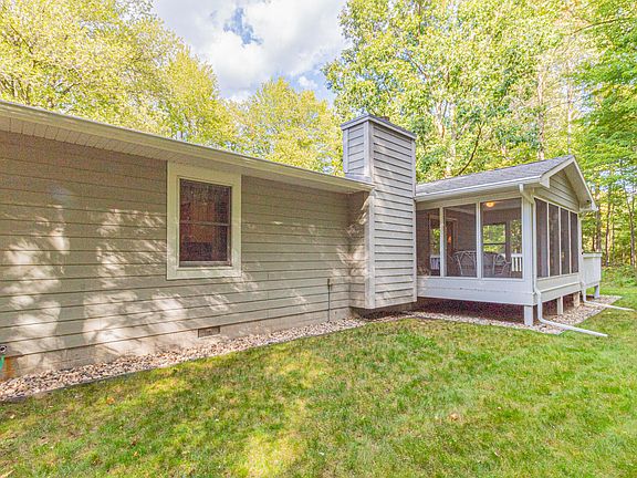 4th image of 6327 Club House Dr E
