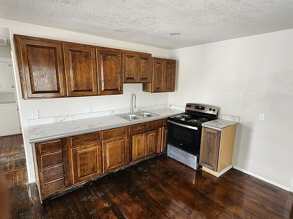 2nd image of 1704 N Ohio Ave