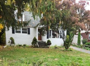 32 Ardsley Rd, Stamford, CT 06906