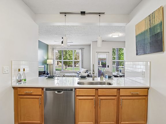 2nd image of 500 Bigleaf Maple Way #7-712