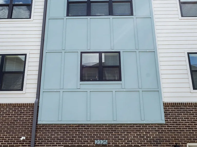 2325 Central Ave — Photo 2