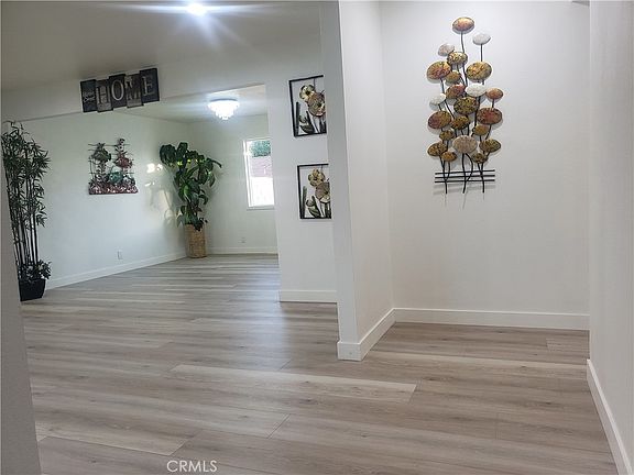 5th image of 2758 W Stockton Ave