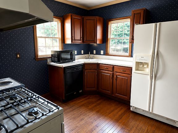3rd image of 65 Northrup Pl