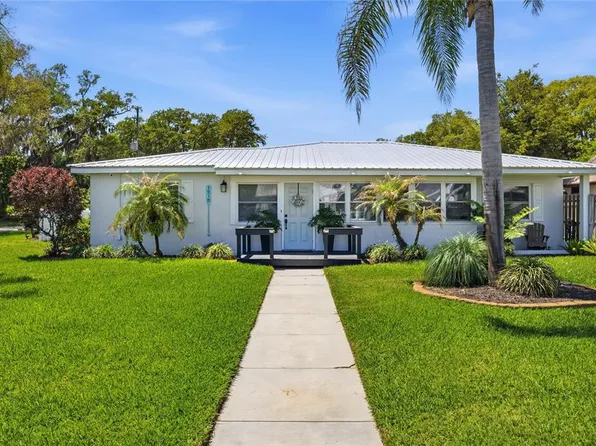 1212 Magnolia St, New Smyrna Beach, FL 32168