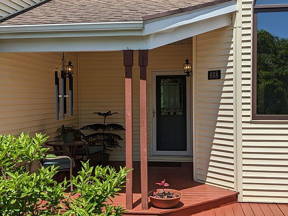 2nd image of 888 Meadowdale Ct