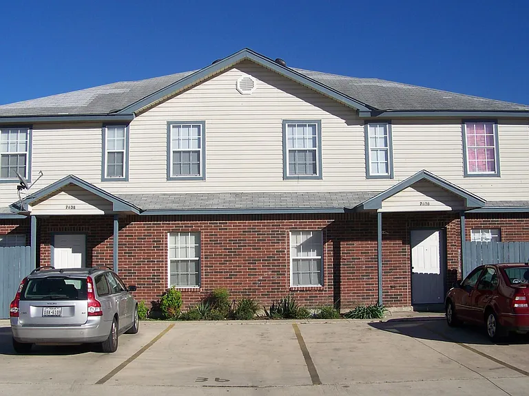 7634 Windsor Oaks #7634 — Photo 1