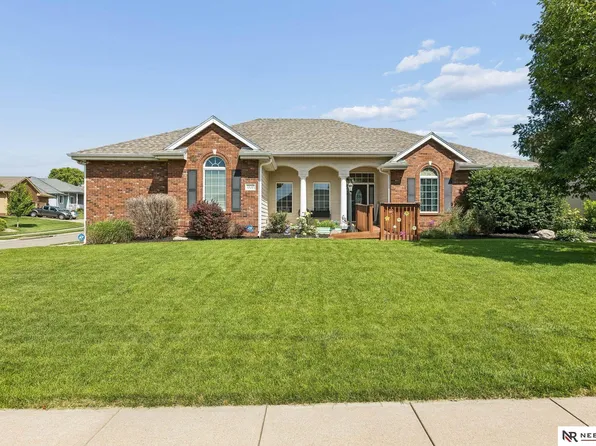 7513 S 95th St, La Vista, NE 68128