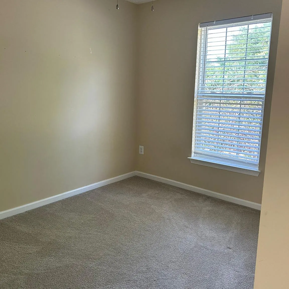 3 bed, 3.5 bath, 2076 sqft, $3,000 — Photo 4