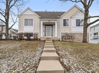 1774 Middlebury Dr, Aurora, IL 60503