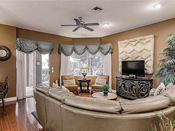 5th image of 10299 Arrowhead Dr