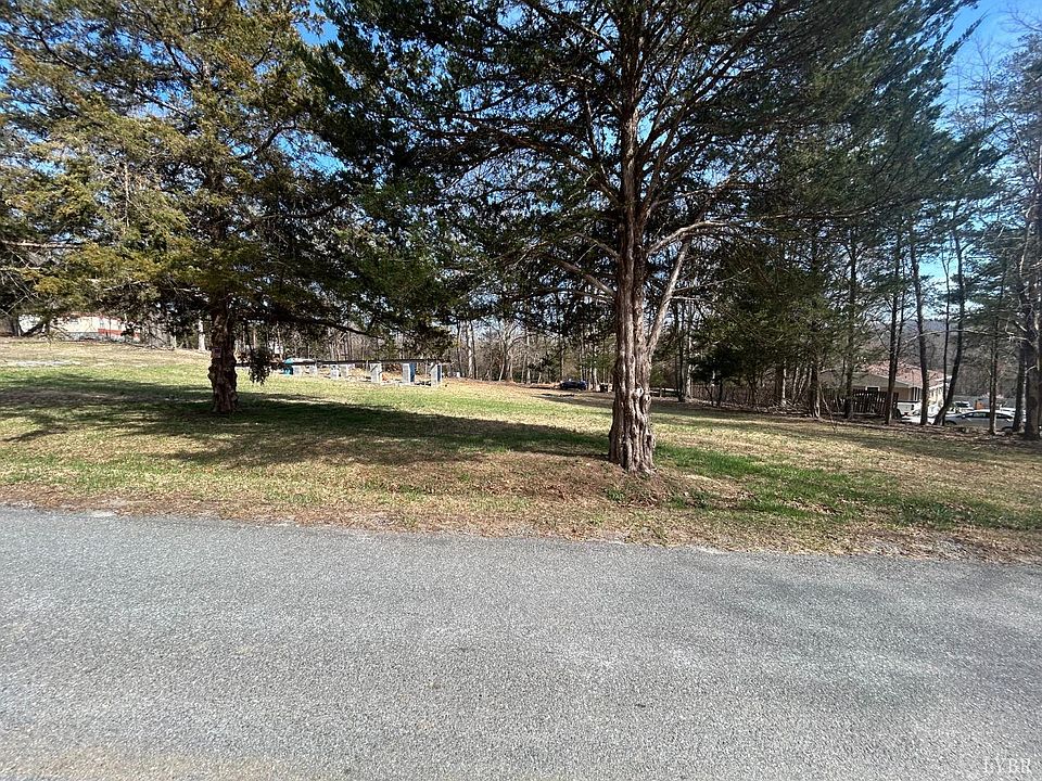 2nd image of 119 Candlemakers Ln