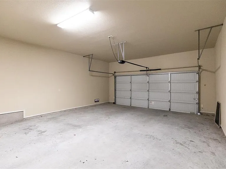 351 Joanne Loop #A — Photo 9