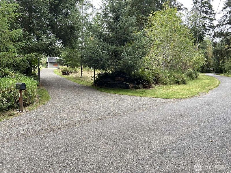 2nd image of 621 W Satsop Maple Glen