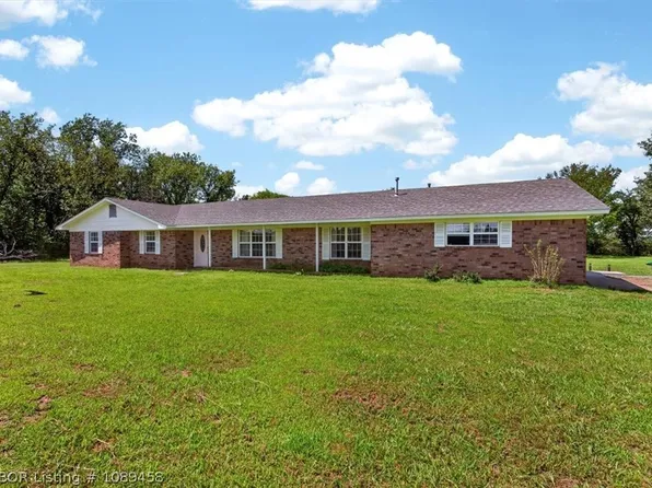 13596 Red Bird Ln, Poteau, OK 74953
