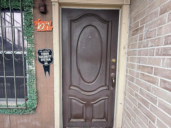3rd image of 4902 Marcella Ave APT 107