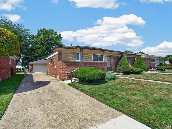 2nd image of 28371 Los Olas Dr