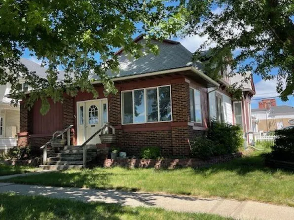 124 E Maple St, Cherokee, IA 51012