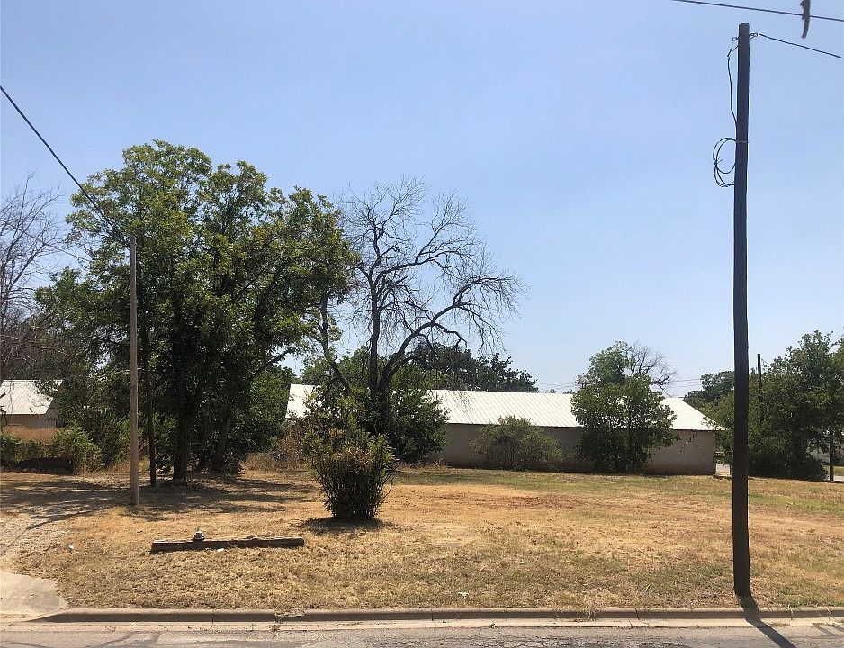 1st image of 805 3rd St