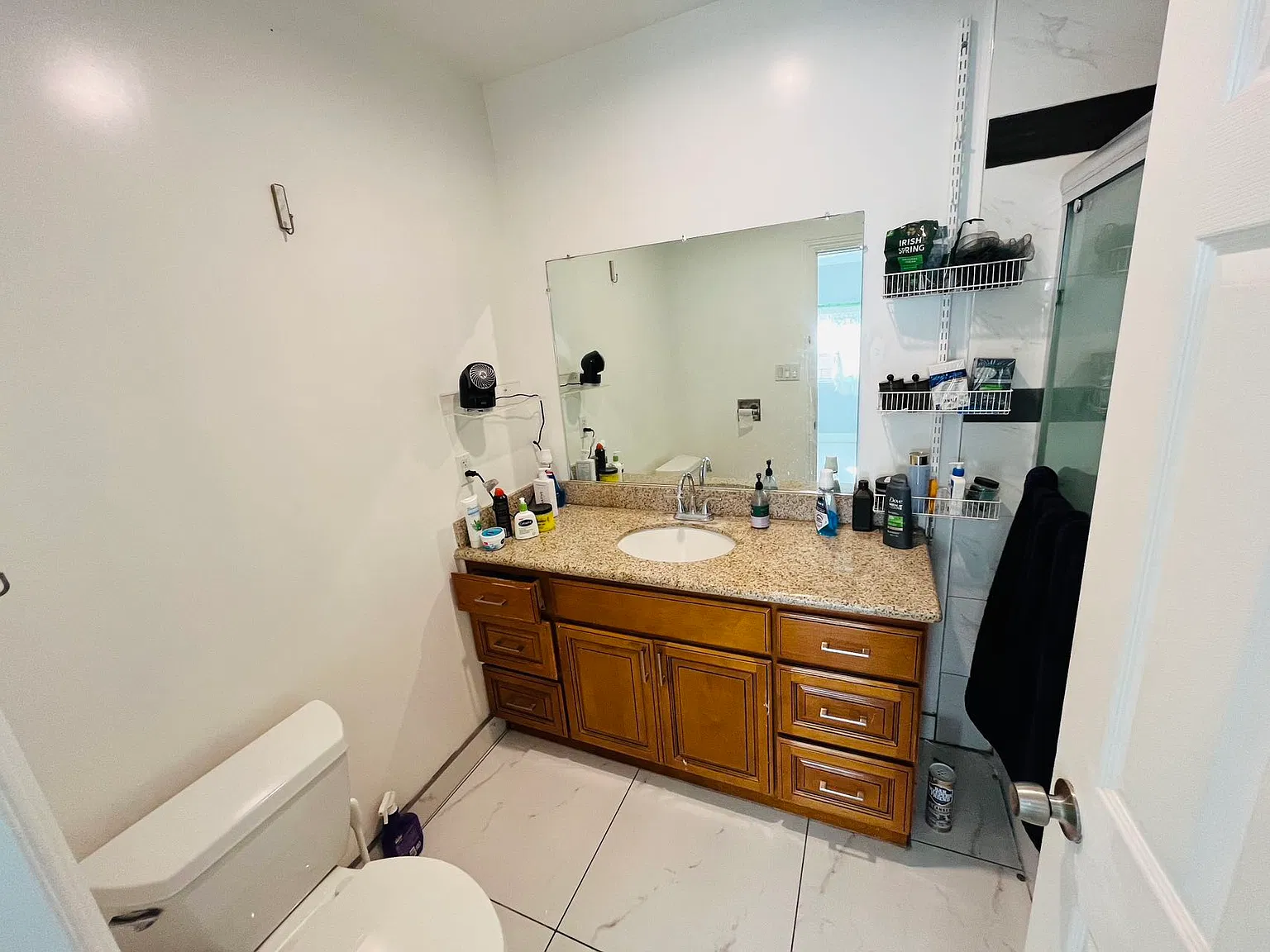 1255 S Eastman Ave — Photo 3