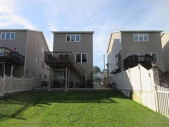 3rd image of 315 Ellis St