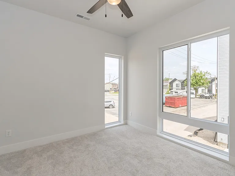 1732 Barber St SW — Photo 12