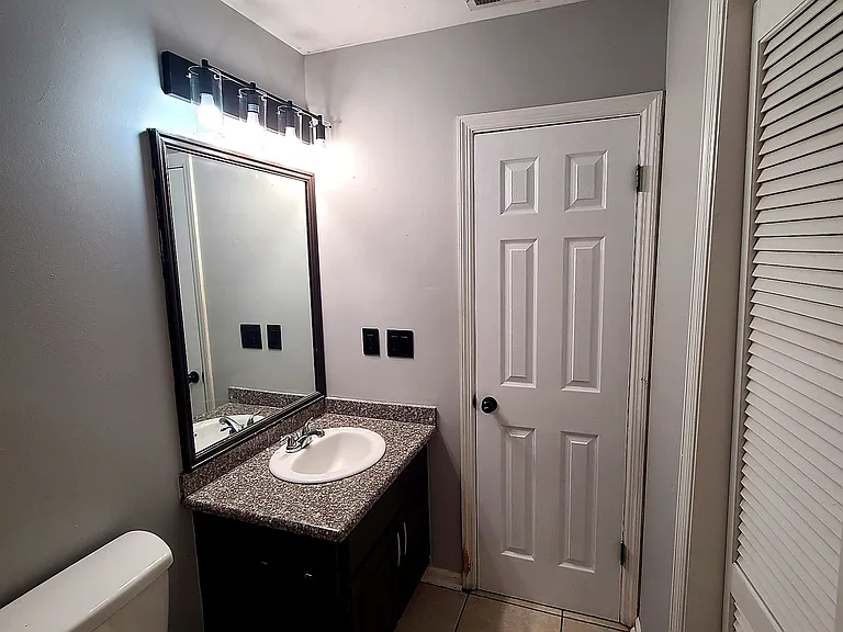 121 Foxwood Cir — Photo 8