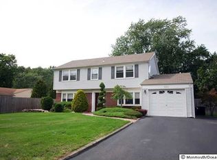 101 Courtland Ln, Aberdeen, NJ 07747