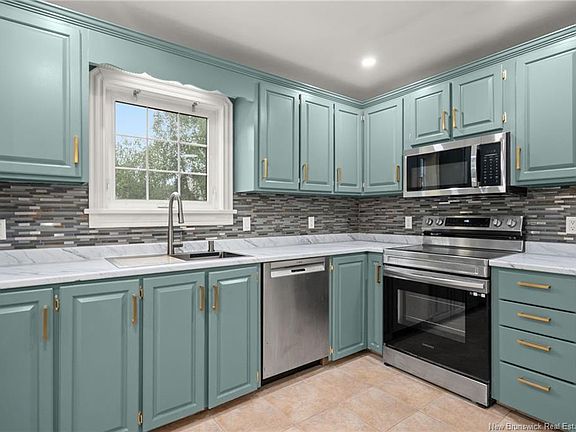4th image of 48 Barrington Cres