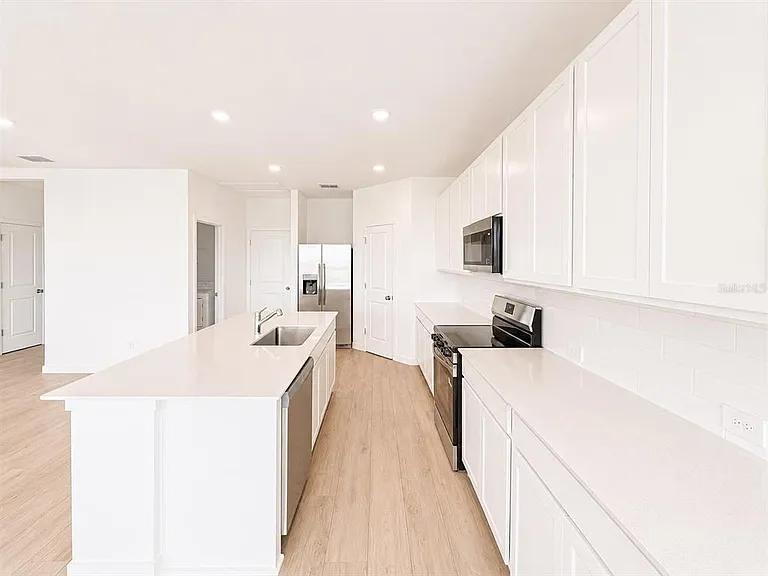 644 Ruth Ave — Photo 4